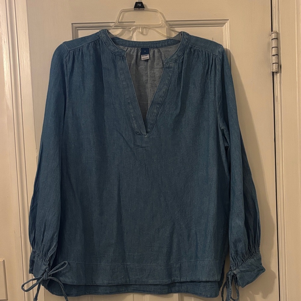 Old Navy Chambray V-Neck Blouse